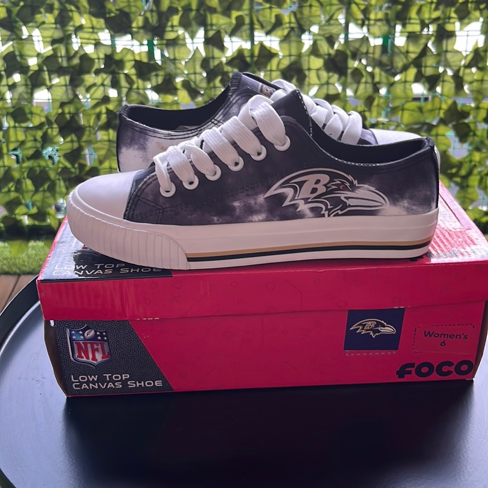 Baltimore Ravens Big Logo Tie-Dye Canvas Sneakers Women’s 6 Blue &White